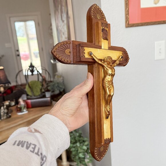 Vintage Last Rights Crucifix Sacrament Set From the 1940's - Picture 3 of 17